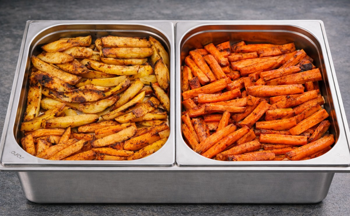 Buffet: Kartoffelwedges & Karottenspalten